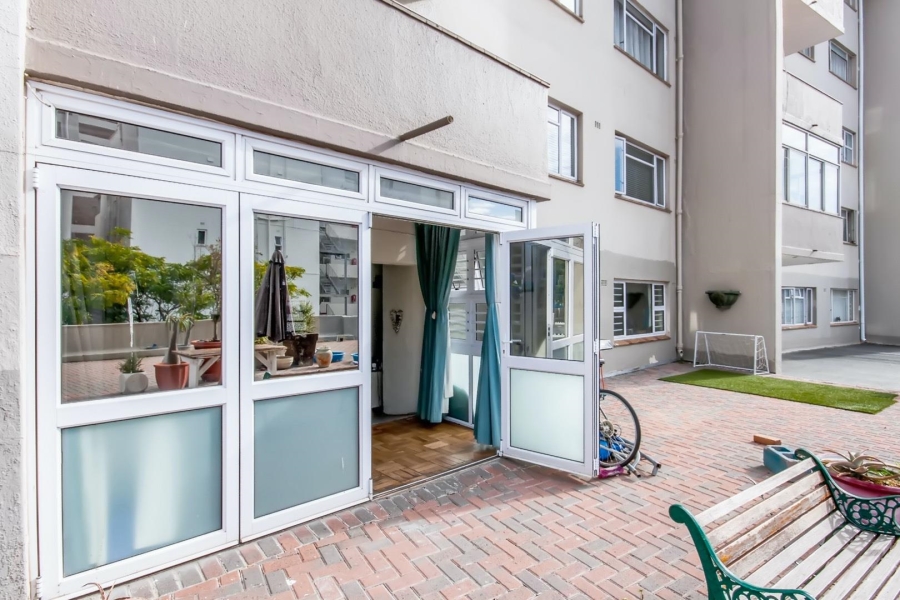 3 Bedroom Property for Sale in Sea Point Western Cape